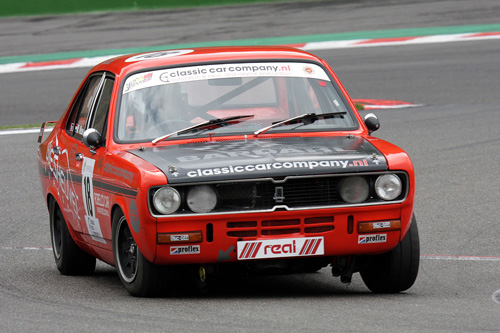 Maurice Visser kent met de fraaie Hillman Avenger Tiger veel pech op Spa