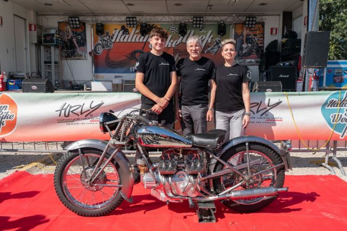 Italian Bike Week 2025 - US CAR ON THE BEACH - Lignano Sabbiadoro Udine Italië bron foto: terredimoto @ newsbooster Foto 13