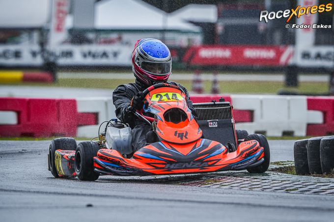 Renzo Alibaks met Henza Kart naar podium