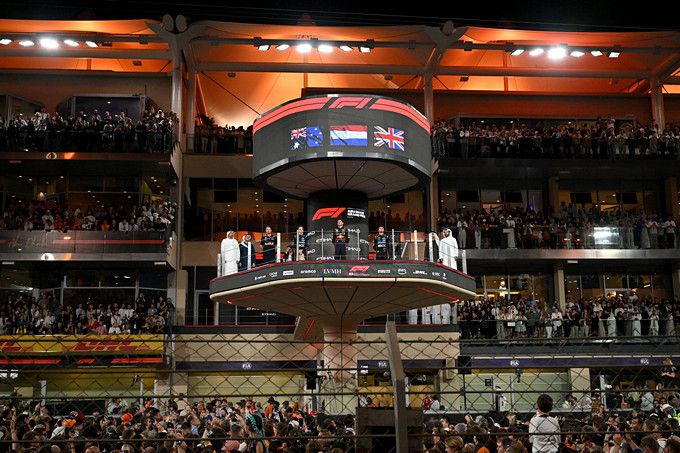 podium Max Oscar en Lando