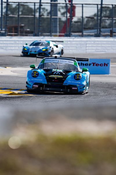 Rolex 24 At Daytona Roar Before The Rolex 24 Morris Schuring Porsche 911 GT3 R Manthey 1st Phorm Foto 3