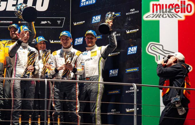 HOFOR Racing Mercedes-AMG GT3 EVO 12H Mugello foto 3 Chris Lazenby