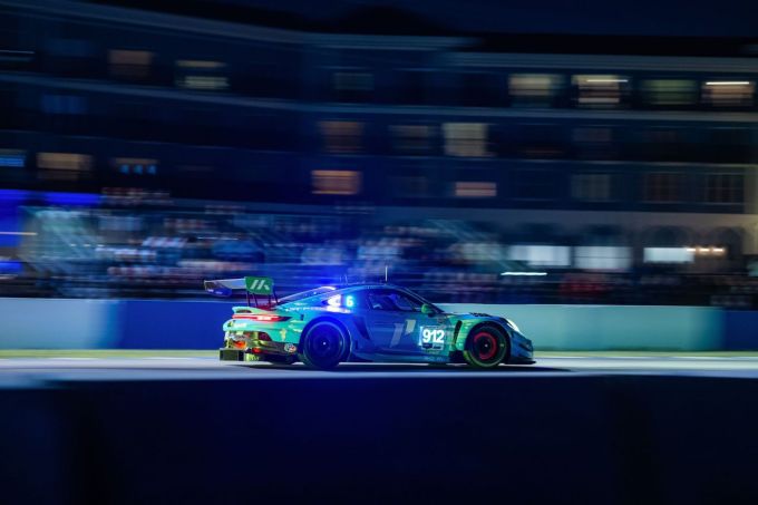 IMSA 12H Sebring 2026 Morris Schuring Porsche 911 GT3 R Manthey 1st Phorm foto 2