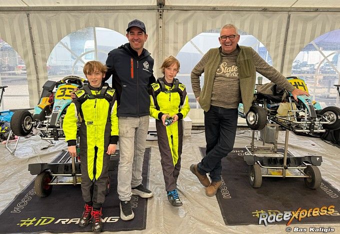 Jeroen Bleekemolen met zoons Benjamin en Oliver en Allard Kalff