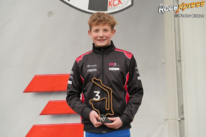 Karttalent Levi Philips pakt met knappe inhaalrace toch nog podium in bij NXT GP in Kerpen