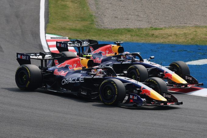 Max Verstappen en Isack Hadjar Red Bull Racing F1